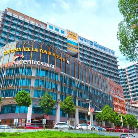 Centrestage Petaling Jaya By Perfect Host Hotel Eksteriør billede The hotel in 2015