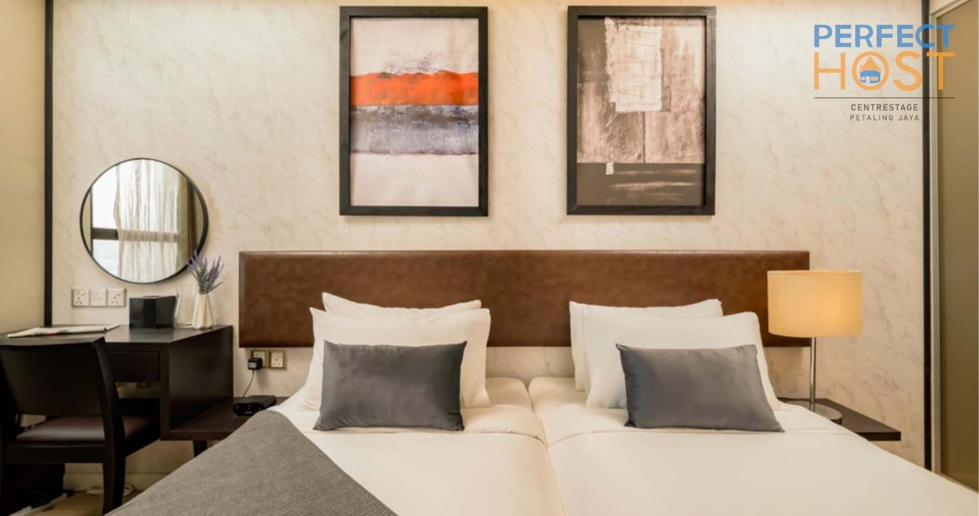 Centrestage Petaling Jaya By Perfect Host Hotel Eksteriør billede A bedroom at the hotel