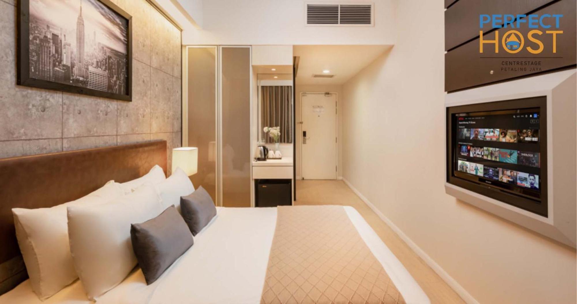 Centrestage Petaling Jaya By Perfect Host Hotel Eksteriør billede A room at the hotel